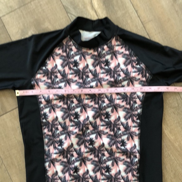 Esmara Rash guard Swim Top Size Medium - Picture 6 of 8